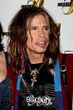 Steven Tyler, con su mítico y excéntrico "look" de estrella del rock