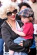 Christina Aguilera asegura que su hijo Max es el hombre de su vida