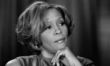 Whitney Houston fue encontrada boca abajo en una bañera con agua caliente