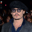 Johnny Depp posa muy serio ante los fotógrafos Johnny Depp posa muy serio ante los fotógrafos