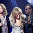 "¡Hey, soy de Boston! Amo el agua... Vi el show toda la semana y me encanta el agua...", dijo el jurado cuando JLo lo vio "¡Hey, soy de Boston! Amo el agua... Vi el show toda la semana y me encanta el agua...", dijo el jurado cuando JLo lo vio