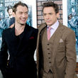 Robert Downey Jr. está actualmente en la cartelera en el papel del detective más famoso, Sherlock Holmes Robert Downey Jr. está actualmente en la cartelera en el papel del detective más famoso, Sherlock Holmes